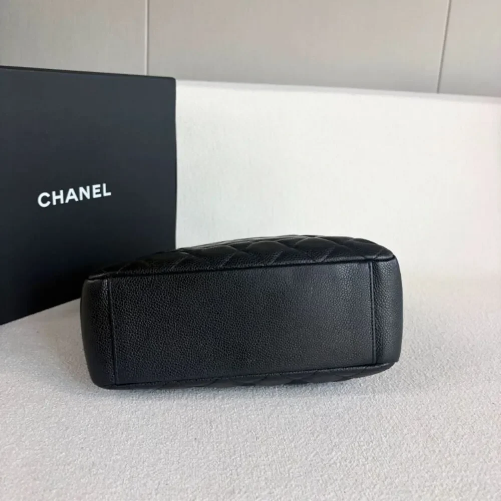 CHANEL brand color